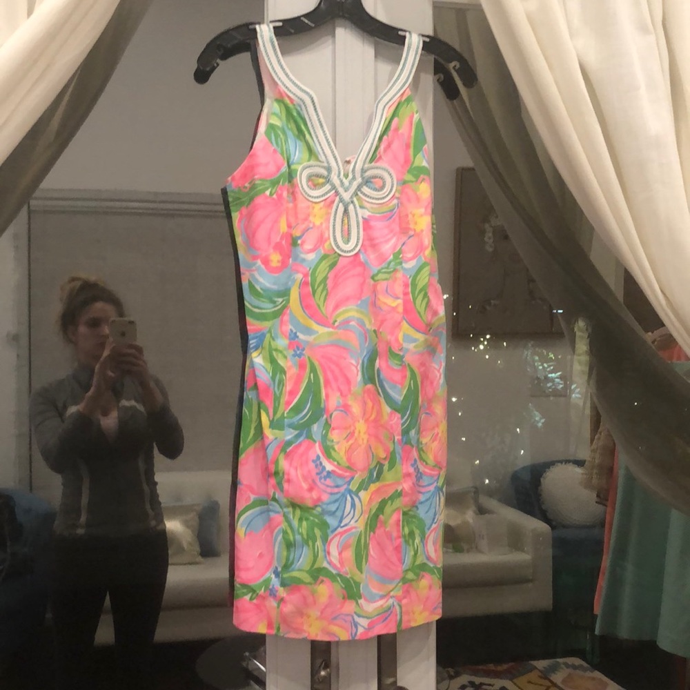 Lilly Pulitzer bright tropical floral sheath dress